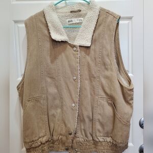 BKE‎ vest Top